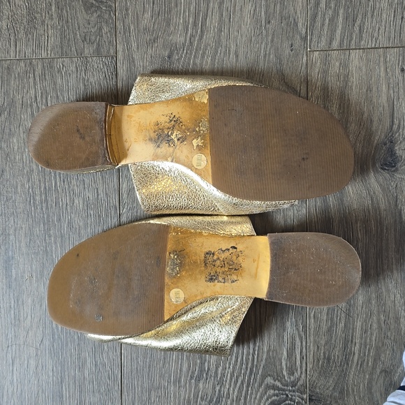 Lord & Taylor Gold Slide On's - Picture 3 of 4